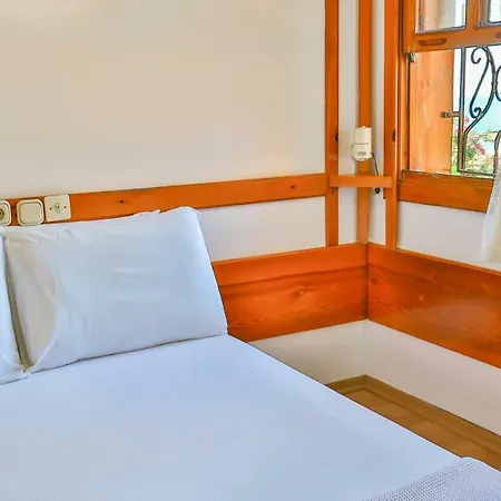 Bed and breakfast Oenemli Side